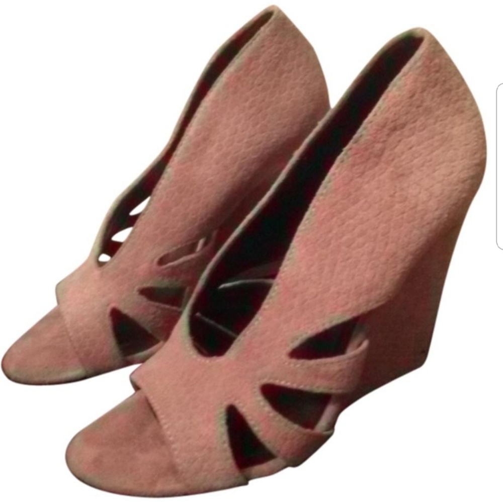Elizabeth and James wedge shoe